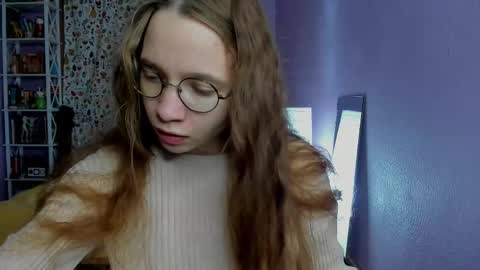 Snapshot of your_leslie chatting on 14, 11, 2025 Leslie online show from 14, 11, 2025