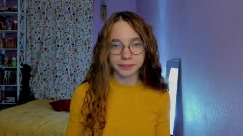 Snapshot of your_leslie chatting on 21, 11, 2025 Leslie online show from 21, 11, 2025