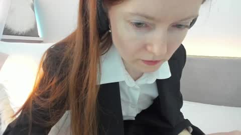 Snapshot of your_librarian chatting on 18, 5, 2026 Your Librarian online show from 18, 5, 2026