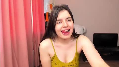 Snapshot of your_little_raccoon chatting on 9, 10, 2025 Jenny online show from 9, 10, 2025