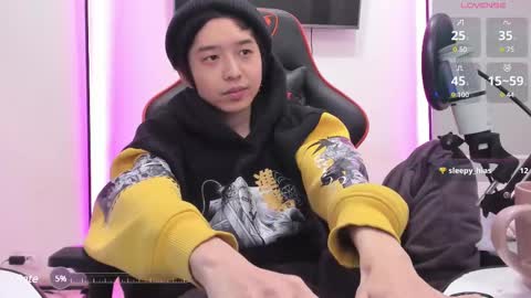 Snapshot of your_little_twink chatting on 5, 3, 2025 Han online show from 5, 3, 2025