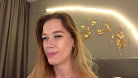 Jessica Loyd online show from 6, 3, 2025