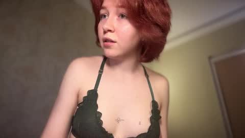 Snapshot of your_moonlight_ chatting on 19, 5, 2026 Mia online show from 19, 5, 2026