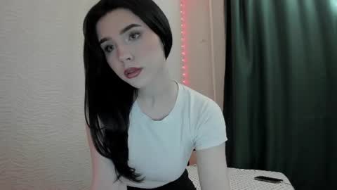Snapshot of your_tender_doll chatting on 18, 6, 2026 Alice online show from 18, 6, 2026