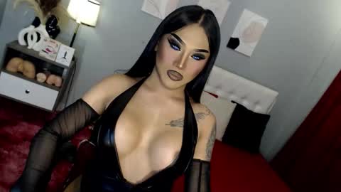 TRICXIEBELLE online show from 7, 10, 2025