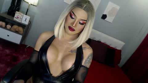 TRICXIEBELLE online show from 7, 11, 2025