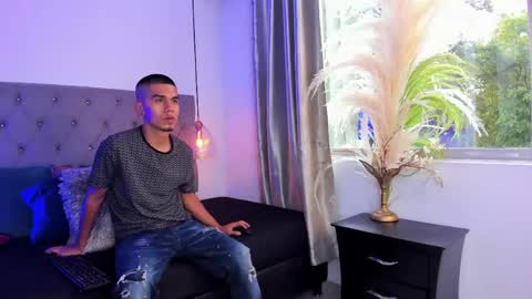 Snapshot of your_wrist chatting on 4, 6, 2026 Angel online show from 4, 6, 2026
