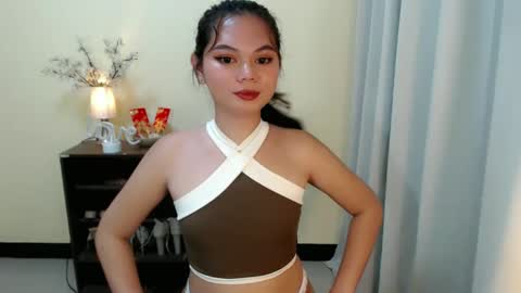 Snapshot of yourangelictransgirl chatting on 1, 2, 2025 Hi its me Yna online show from 1, 2, 2025