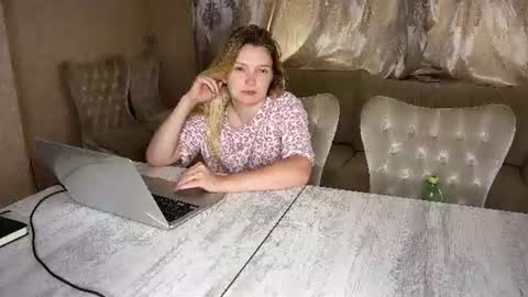 Snapshot of yourbabyhanna chatting on 7, 7, 2026 yourbabyhanna online show from 7, 7, 2026