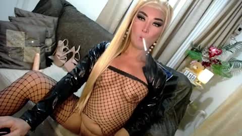 Snapshot of yourdream_rhea chatting on 4, 6, 2026 rhea online show from 4, 6, 2026