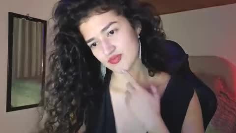 Snapshot of yourdreamgirl2025 chatting on 27, 5, 2026 yourdreamgirl2025 online show from 27, 5, 2026