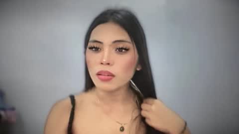 Snapshot of yourehot_pretty chatting on 23, 5, 2026 Do read my bio online show from 23, 5, 2026