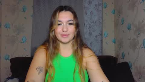 Snapshot of youremily_xx chatting on 4, 10, 2025 Emily online show from 4, 10, 2025