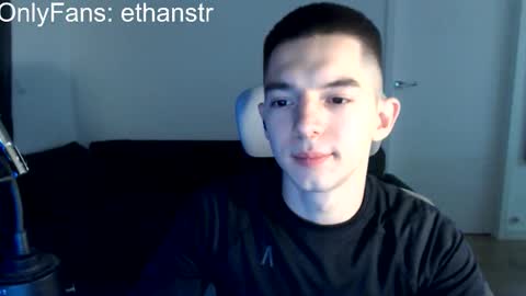 Snapshot of yourethan chatting on 30, 10, 2025 yourethan online show from 30, 10, 2025