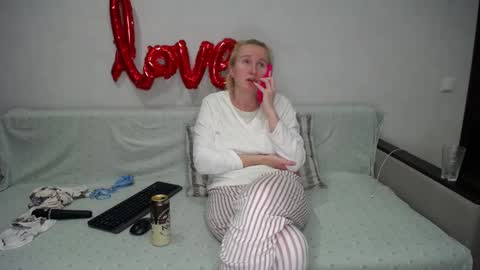 Snapshot of yourhotdream1 chatting on 1, 3, 2025 Iamyourdream online show from 1, 3, 2025