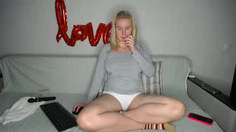 Snapshot of yourhotdream1 chatting on 4, 3, 2025 Iamyourdream online show from 4, 3, 2025