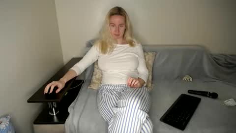 Snapshot of yourhotdream1 chatting on 12, 5, 2026 Iamyourdream online show from 12, 5, 2026
