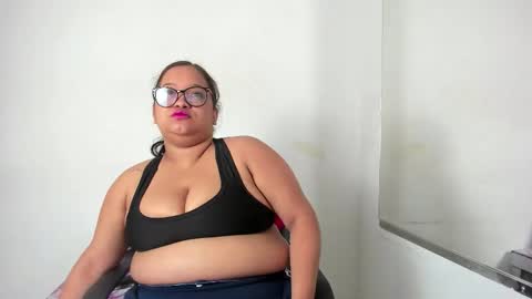 Snapshot of yourlittlewife chatting on 30, 9, 2025 yourlittlewife online show from 30, 9, 2025