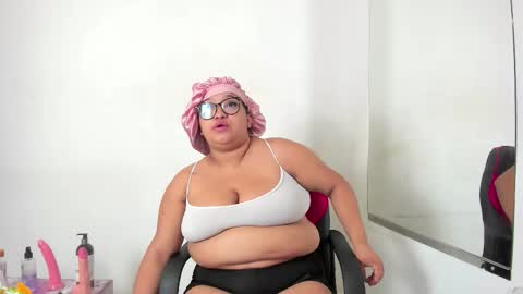 Snapshot of yourlittlewife chatting on 7, 10, 2025 yourlittlewife online show from 7, 10, 2025