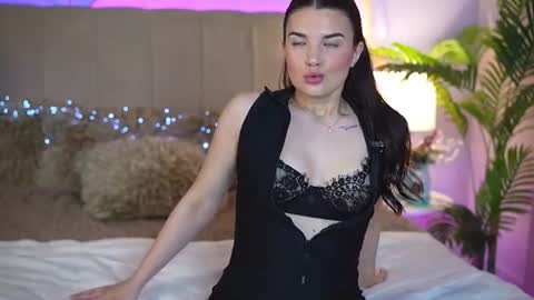 Snapshot of yourlolabunny chatting on 8, 6, 2026 L O L A online show from 8, 6, 2026
