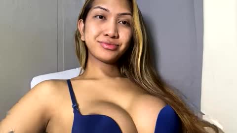 Snapshot of yourlovebella88 chatting on 24, 4, 2026 yourlovebella88 online show from 24, 4, 2026