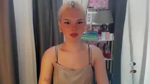 Snapshot of yourlovekylie chatting on 5, 6, 2026 KYLIE MORE online show from 5, 6, 2026