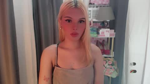 Snapshot of yourlovekylie chatting on 13, 6, 2026 KYLIE MORE online show from 13, 6, 2026