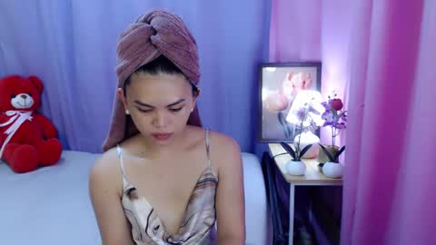 Snapshot of yourlovelytranspinay chatting on 11, 5, 2026 your lovely Dina online show from 11, 5, 2026