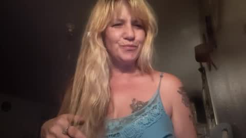 yourmomma999 online show from 14, 7, 2026
