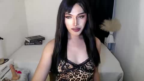 Snapshot of yournaughtykendal chatting on 29, 4, 2026 TIFFANY SUCKING QUEEN online show from 29, 4, 2026