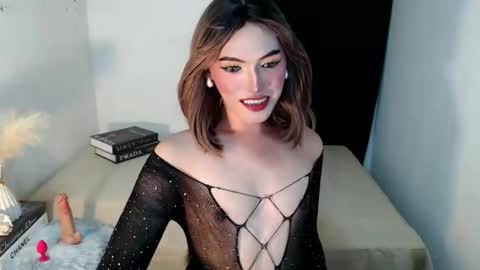 Snapshot of yournaughtykendal chatting on 11, 5, 2026 TIFFANY SUCKING QUEEN online show from 11, 5, 2026