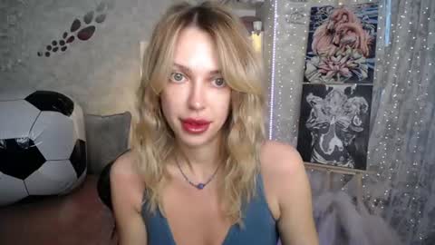 Snapshot of yournickyadamidi chatting on 17, 6, 2026 Nicky online show from 17, 6, 2026