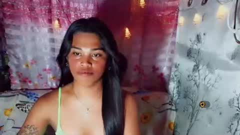 Snapshot of yourqueen_19 chatting on 24, 5, 2026 yourqueen_19 online show from 24, 5, 2026