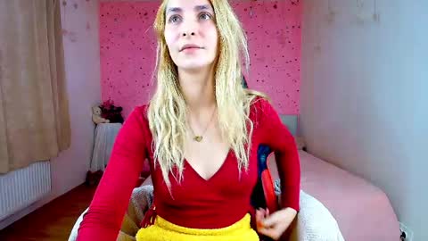 Snapshot of yours_lisa chatting on 28, 4, 2026 online show from 28, 4, 2026