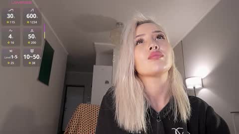 Luminous Luna online show from 12, 2, 2026