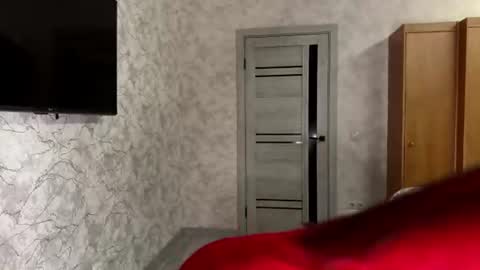 yourselenas online show from 30, 6, 2026