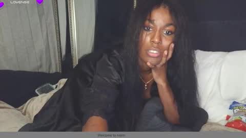 Snapshot of yoursensualebony chatting on 10, 10, 2025 Rosey online show from 10, 10, 2025