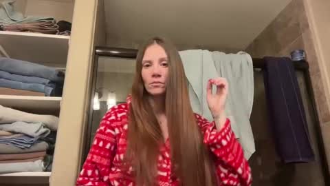 Snapshot of yourstrulylivy chatting on 24, 12, 2024 yourstrulylivy online show from 24, 12, 2024