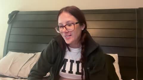Snapshot of yourstrulylivy chatting on 18, 9, 2025 yourstrulylivy online show from 18, 9, 2025