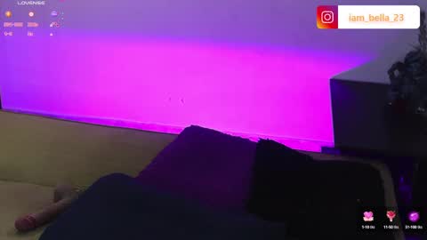 Bella- Independert Model online show from 13, 2, 2025