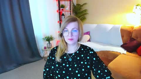 Snapshot of youruniverser chatting on 23, 4, 2026 Alice online show from 23, 4, 2026