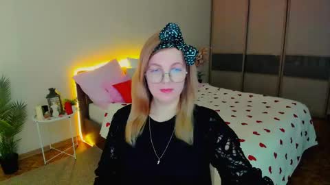 Snapshot of youruniverser chatting on 24, 4, 2026 Alice online show from 24, 4, 2026
