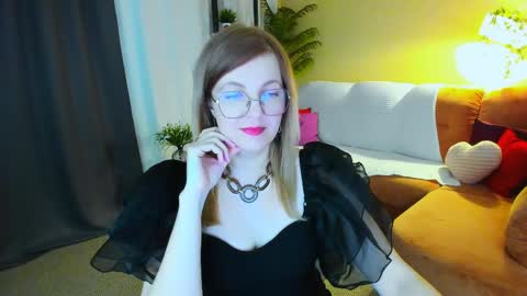 Snapshot of youruniverser chatting on 25, 4, 2026 Alice online show from 25, 4, 2026