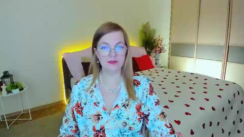 Snapshot of youruniverser chatting on 18, 5, 2026 Alice online show from 18, 5, 2026