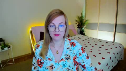 Snapshot of youruniverser chatting on 27, 5, 2026 Alice online show from 27, 5, 2026