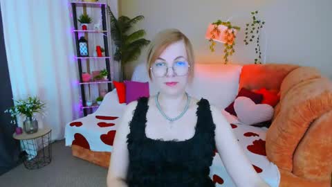 Snapshot of youruniverser chatting on 9, 6, 2026 Alice online show from 9, 6, 2026