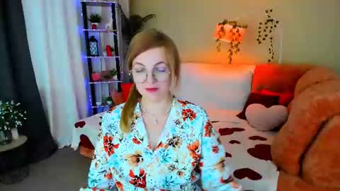 Snapshot of youruniverser chatting on 13, 6, 2026 Alice online show from 13, 6, 2026