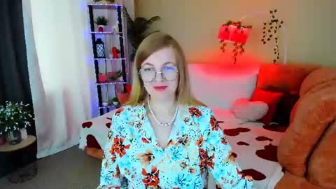 Snapshot of youruniverser chatting on 14, 6, 2026 Alice online show from 14, 6, 2026
