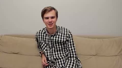 Yue Lang and Samm online show from 2, 11, 2025