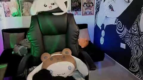 Snapshot of yuhwa chatting on 12, 9, 2025 rawr Anne Independent model online show from 12, 9, 2025